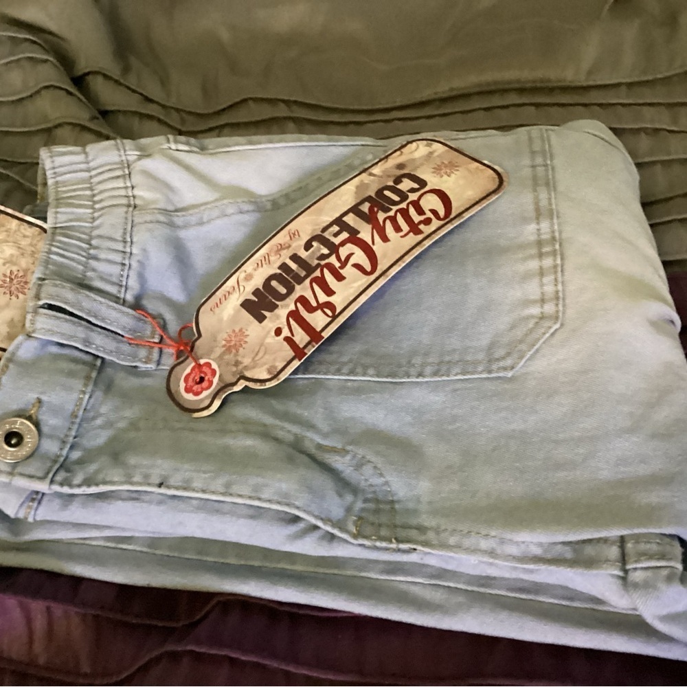 Women's Straight Leg Jeans - Light Blue - Picture 6 of 6